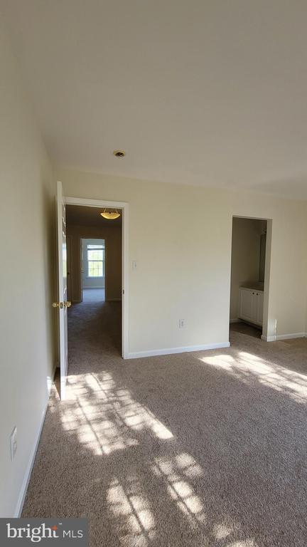 Building Photo - 13037 Town Commons Dr