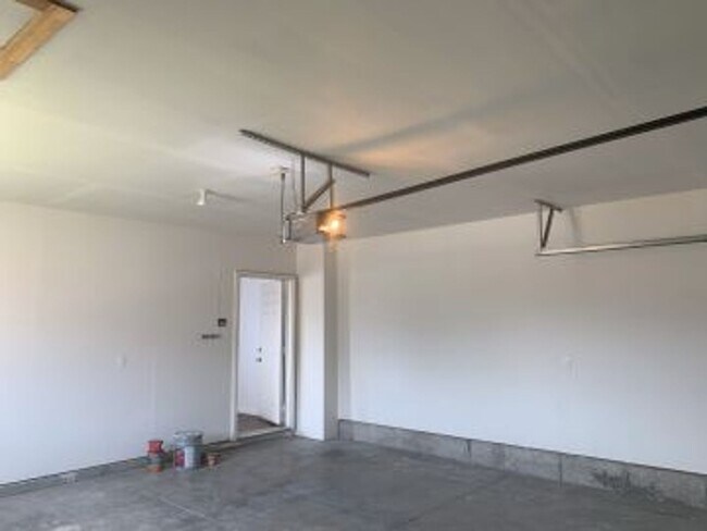 Building Photo - 1623-1623 W 800 N St