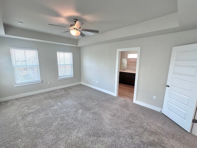 Building Photo - Modern 3-Bedroom, 2.5-Bathroom in Easton Park!