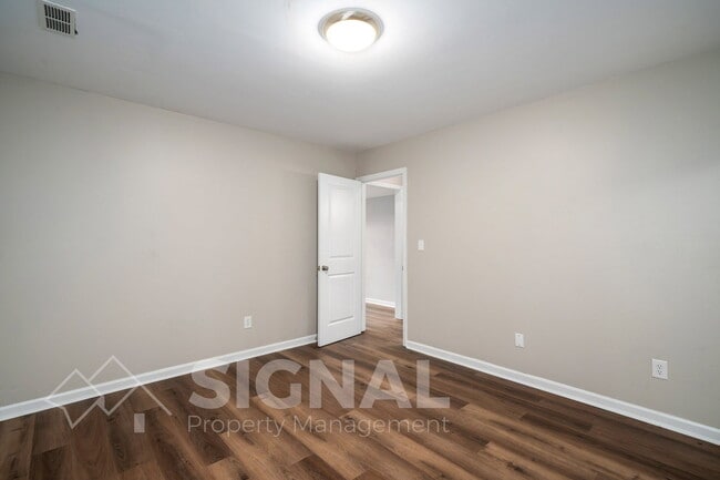 Building Photo - 1223 Magnolia Pl