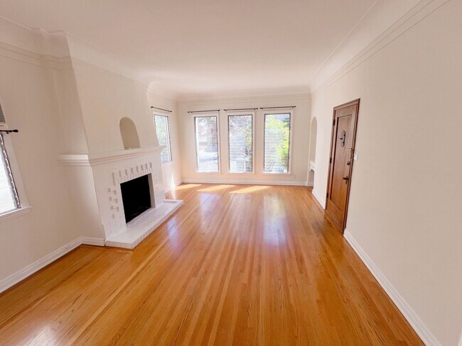 Primary Photo - Curson Ave Apartments By The Grove