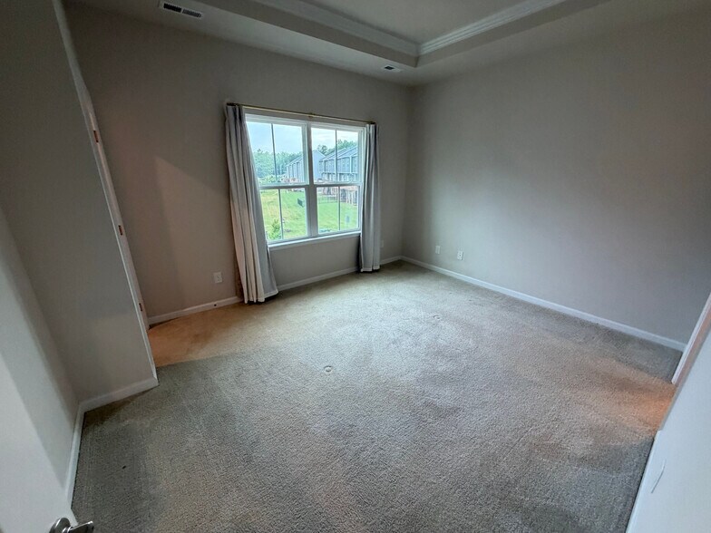 Building Photo - Room in Townhome on Beeler Ln