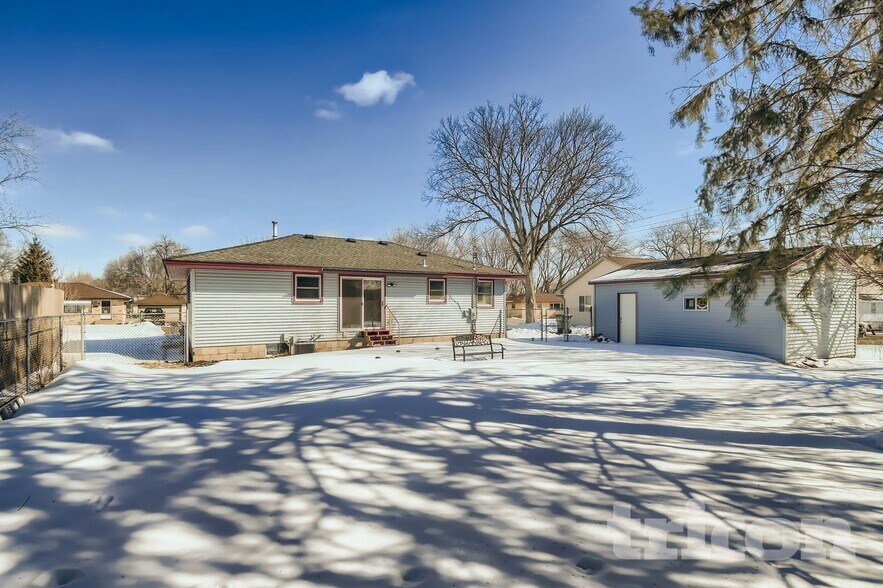 Building Photo - 3701 Woodbine Ln