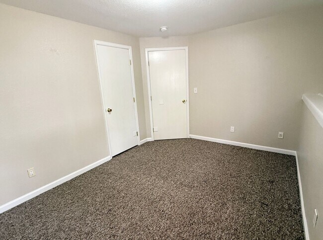 Building Photo - Updated, Clean and Spacious 2-Story with 3...
