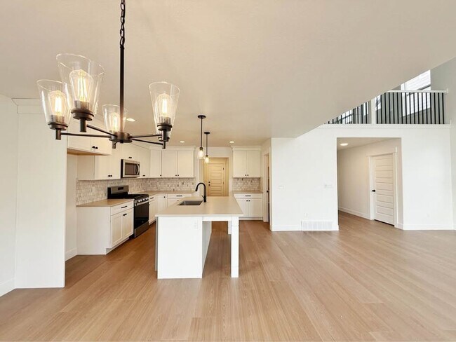 Building Photo - 3759 950 N