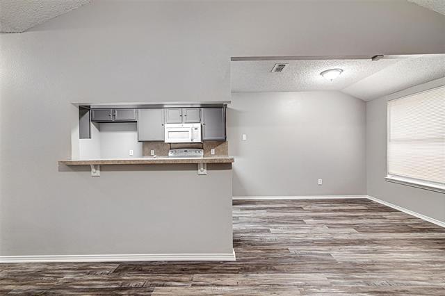 Building Photo - 636 Green Mountain Rd