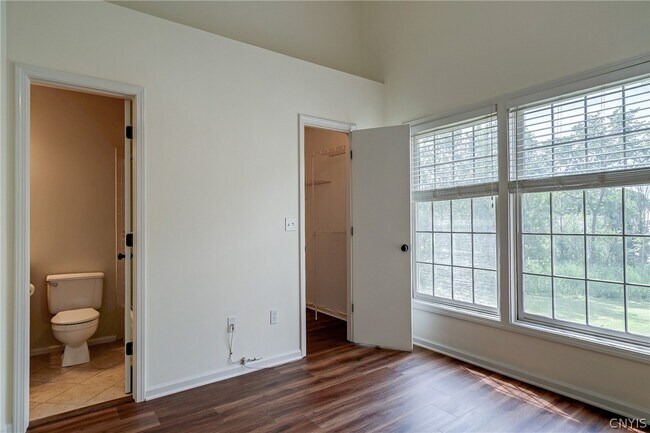 Building Photo - 2404 Pipers Ct