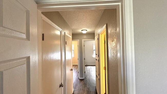 Building Photo - 812 SE 15th St