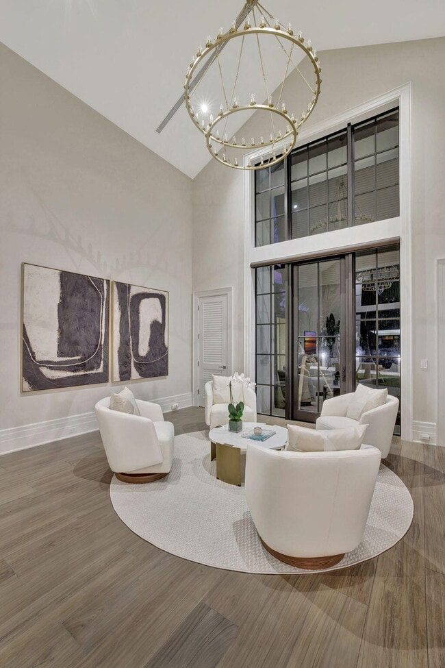 Building Photo - 400 Mola Ave