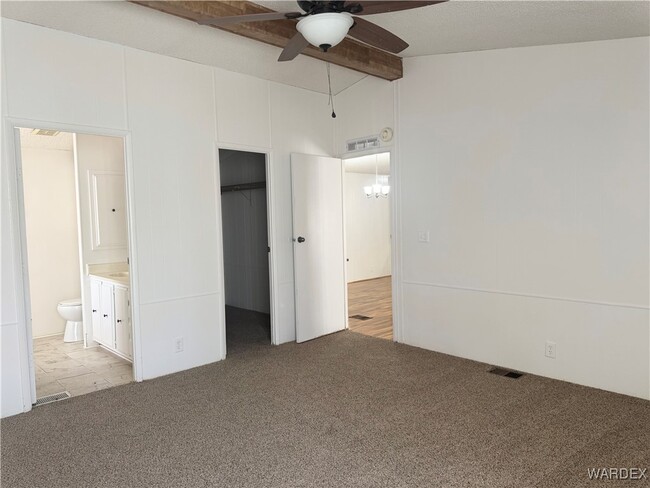 Building Photo - 615 Mead Ln