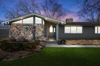 Building Photo - 16615 Walcliff Dr