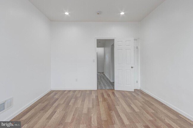 Building Photo - 2654 Wilkens Ave