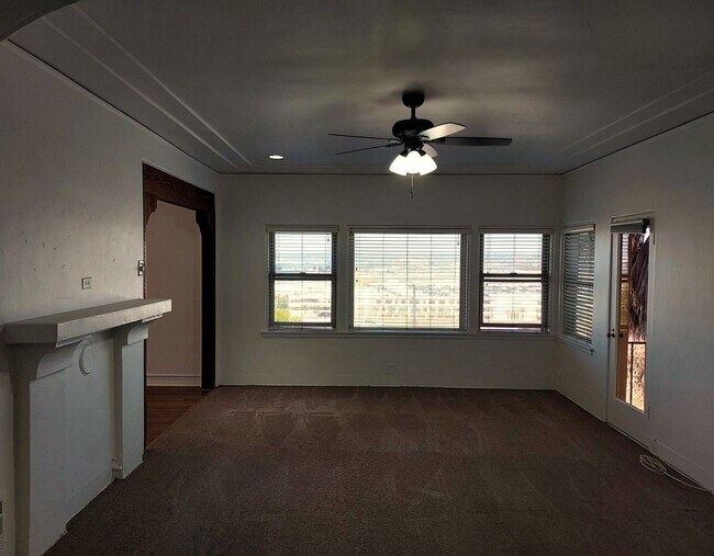 Building Photo - South Mission Hills/Midtown 2 Bed/2 with Views!