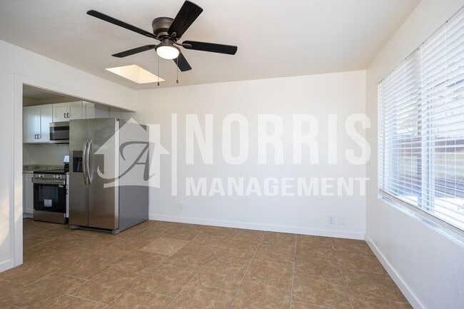 Building Photo - Beautifully Updated Studio Space with Private Entrance