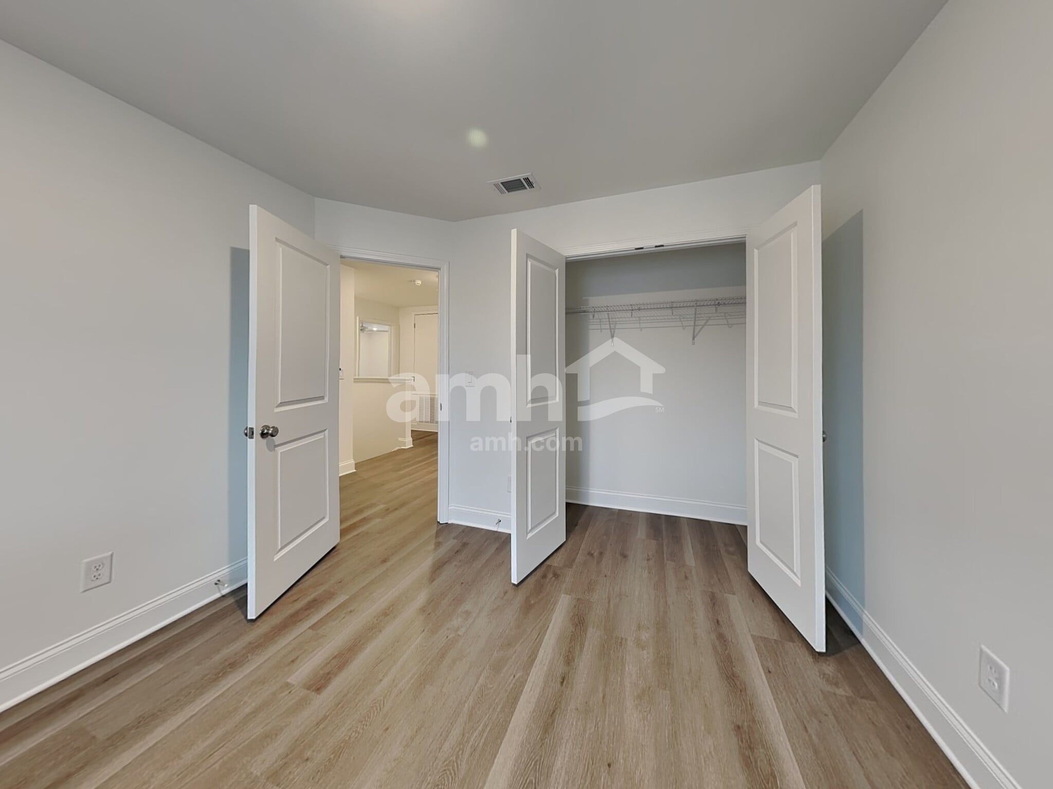 Building Photo - 430 Pointe Dr