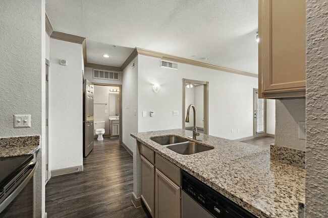 Building Photo - Move-In Specials You’ll Love!