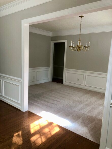 Building Photo - 4926 Benthaven Ln