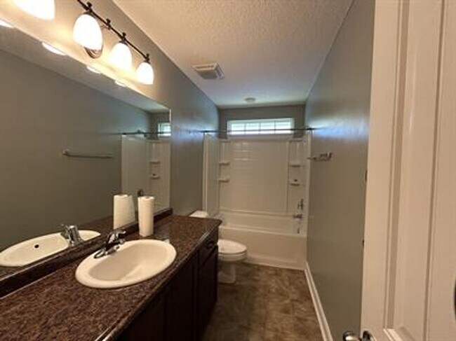 Building Photo - FALL MOVE-IN SPECIAL: $500 OFF 1st MONTH'S...