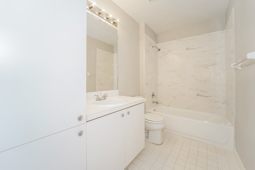 Building Photo - 5841 Eagle Cay Ln