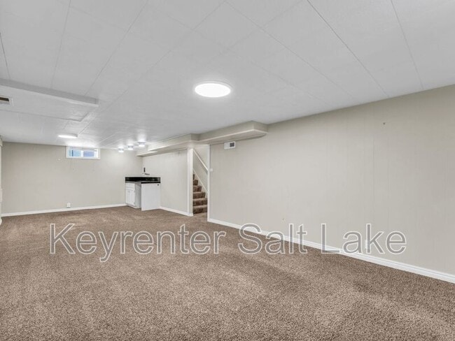 Building Photo - 965 MacFarland Dr