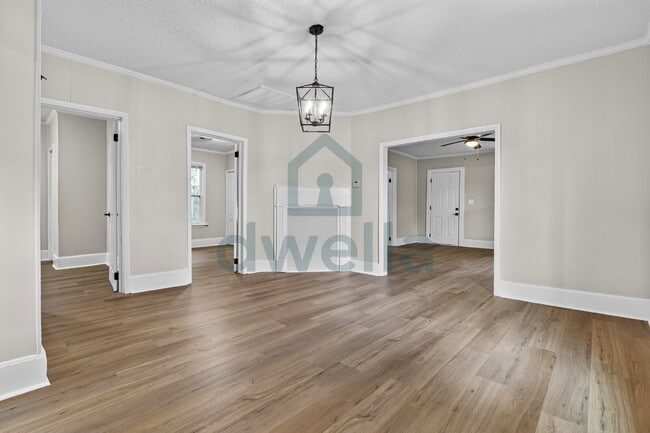 Building Photo - "Charming 3-Bedroom Home in Sumter with 2 ...