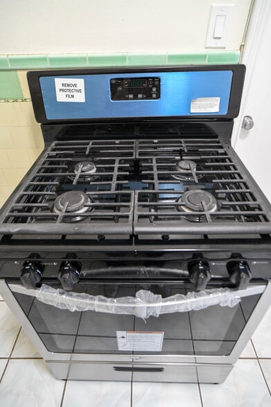 Kitchen - 1600 Clement St