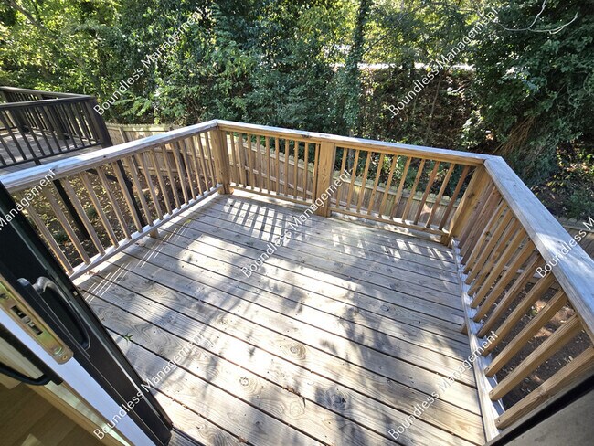 Building Photo - 340 Eugenia St SW