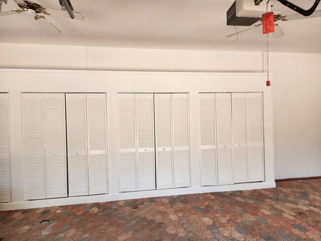 Building Photo - 17885 Fieldbrook Cir E