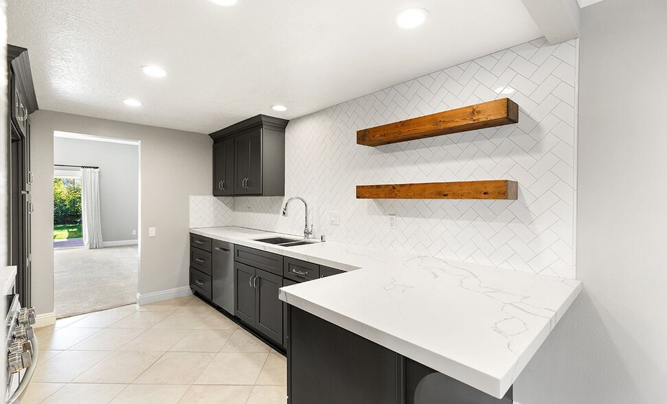 Building Photo - 3922 Ravenswood Dr