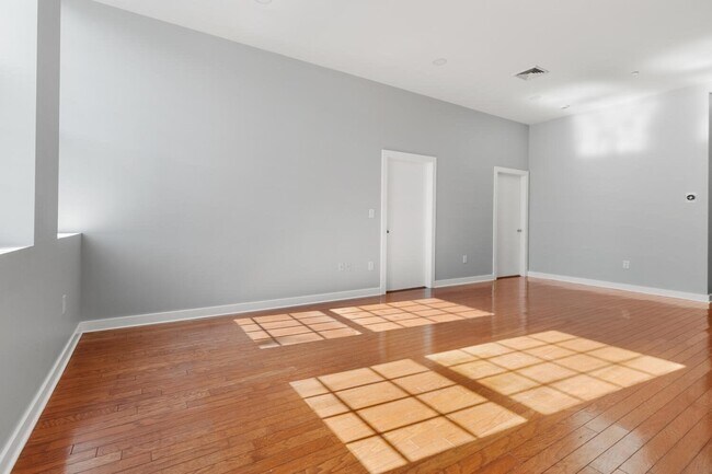 Building Photo - 72 Ashland St