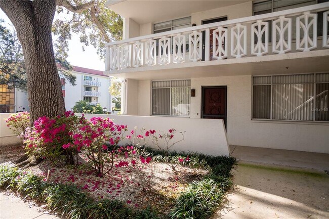 Building Photo - 2630 Pearce Dr