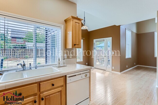 Building Photo - 1612 NE Parkside Dr