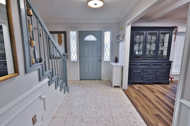 Building Photo - 16322 Southampton Dr