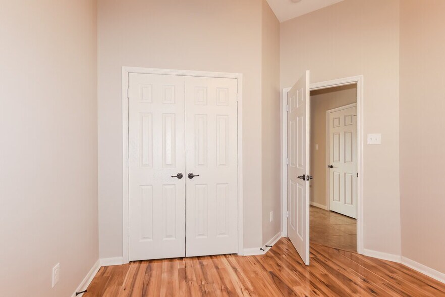 Building Photo - 18415 Sunrise Maple Dr