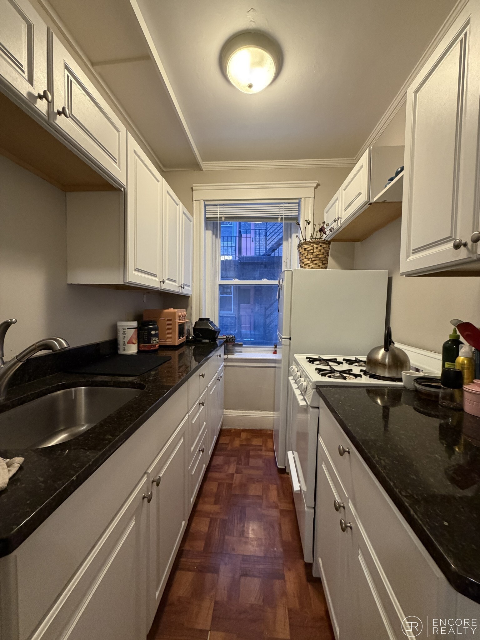 Building Photo - 11 Gray St