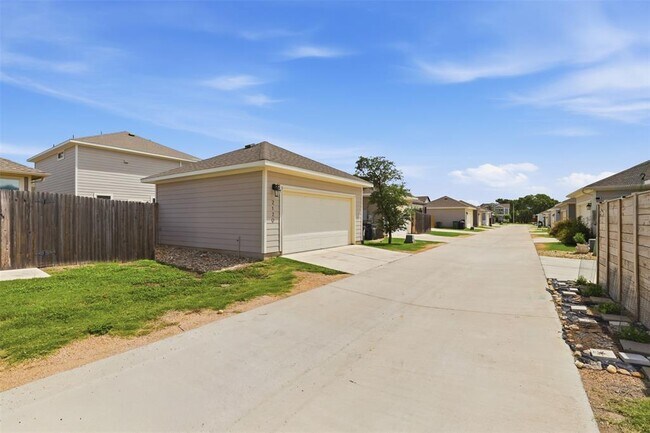 Building Photo - 2129 Pecan Island Dr