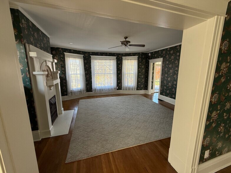 Living room - 10 Rockledge Rd