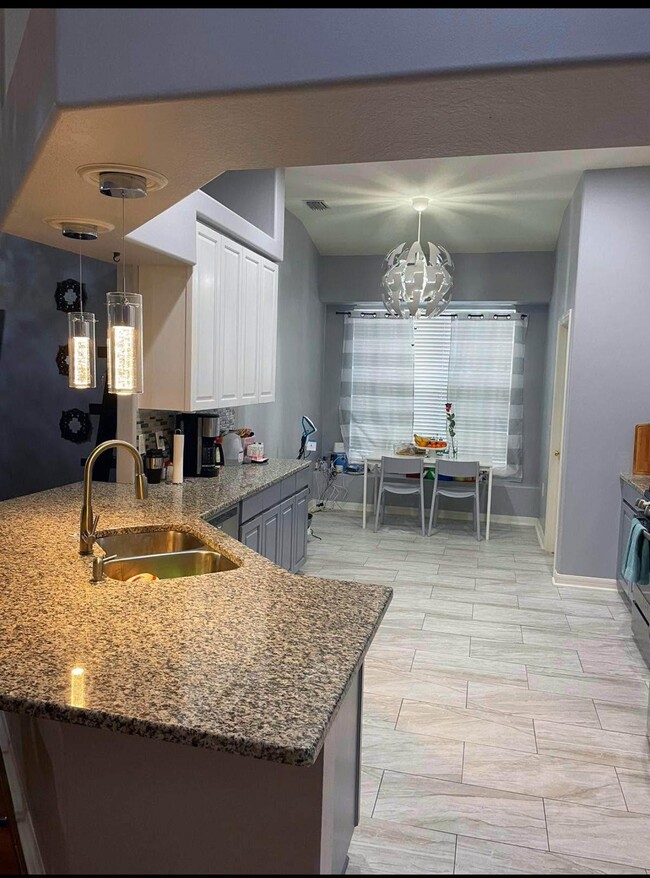 Building Photo - 4441 Havelocke Dr