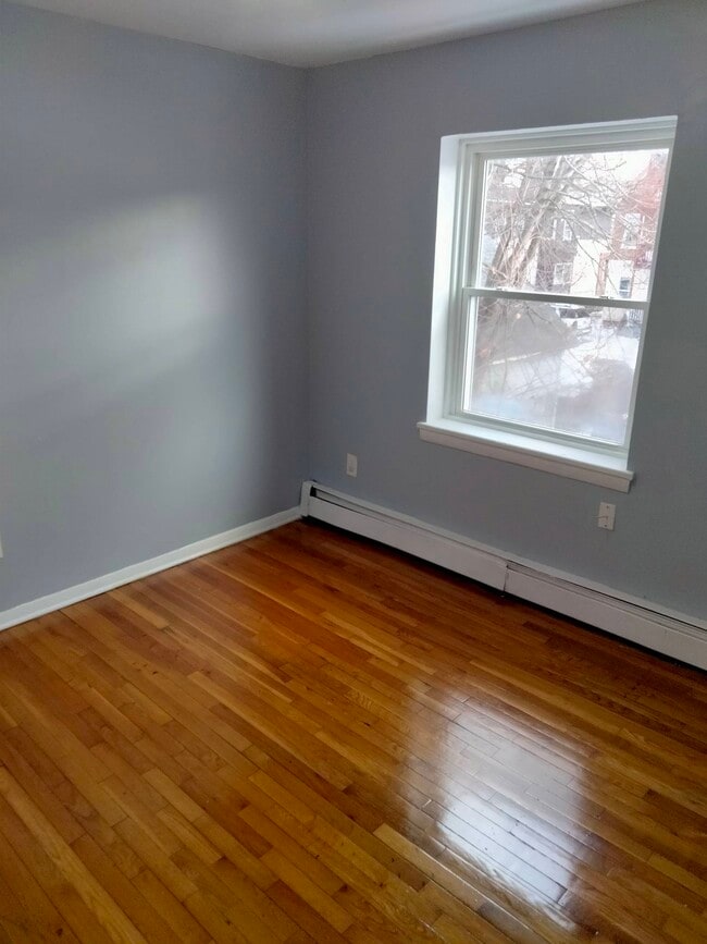 Building Photo - 29-31 Annawan St