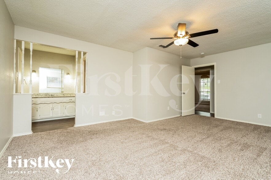 Building Photo - 635 Truman Ct