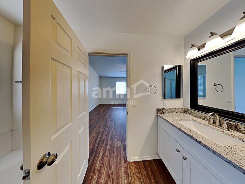 Building Photo - 8523 W Acapulco Ln