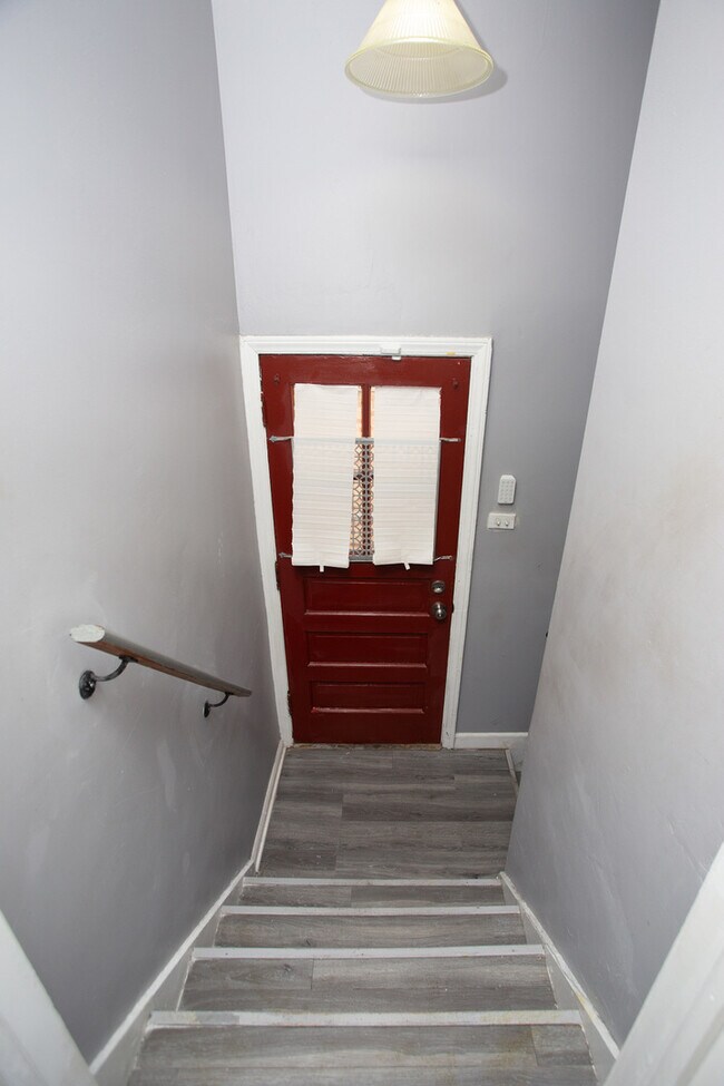 Building Photo - 9111 S Kingston Ave