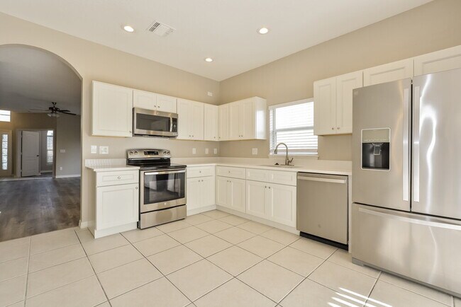 Building Photo - 440 Casa Marina Pl