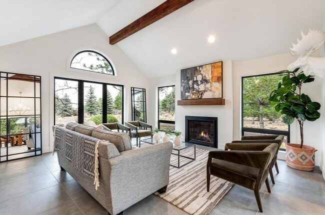 Building Photo - Beautiful Remodeled Home on Acreage!