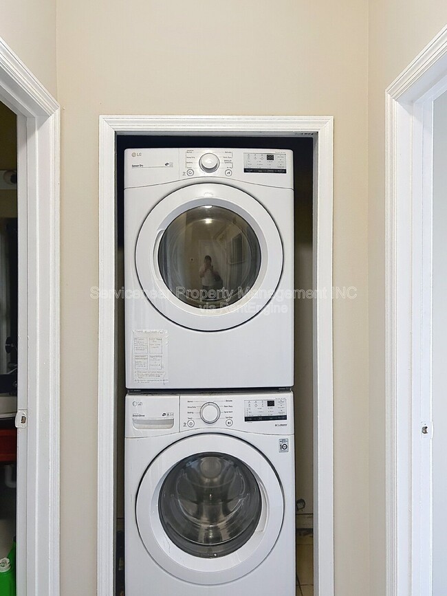 Building Photo - 6066 Gibson Ave