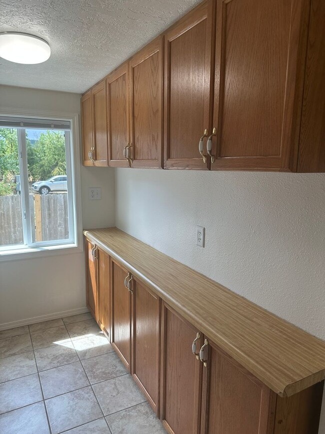 Building Photo - 3 bedroom 2 bathroom house in Dexter!