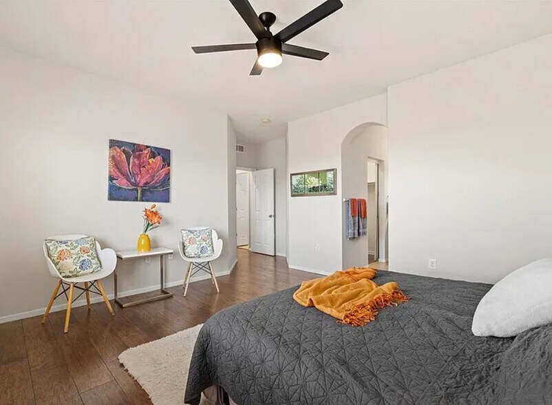 Building Photo - 13151 Grant Cir N