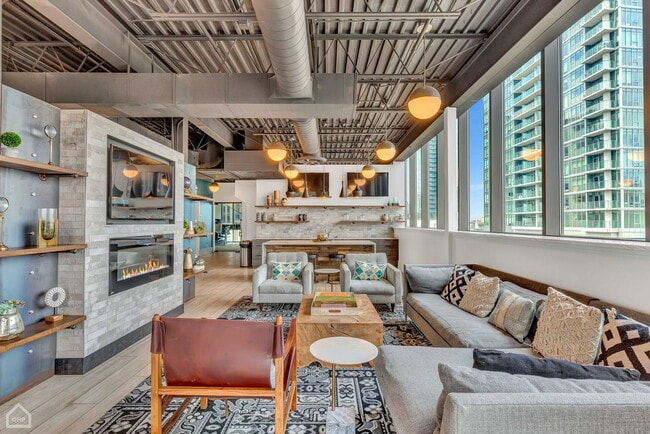 Building Photo - 650 W Wayman St