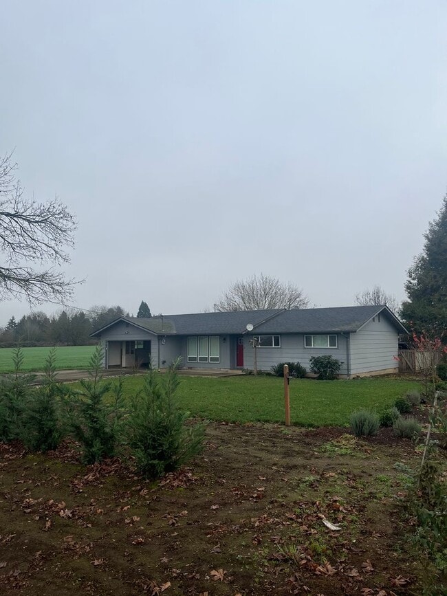 Building Photo - 3-Bedroom 2-Bathroom home in Coburg