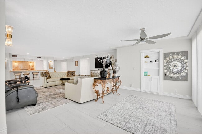 Building Photo - 7233 Promenade Dr